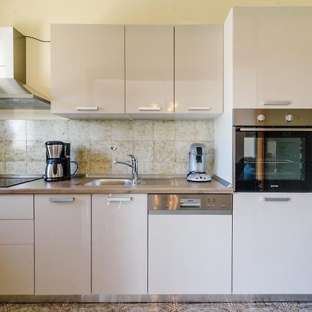 Apartments With A Parking Space Kastel Kambelovac, Kastela - 15480 Екстер'єр фото