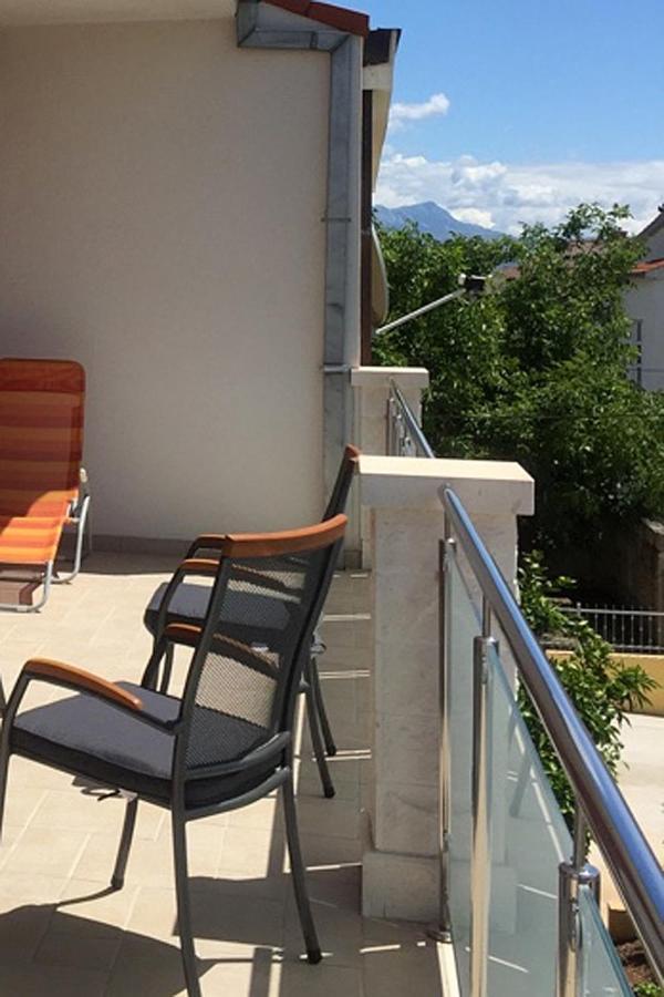 Apartments With A Parking Space Kastel Kambelovac, Kastela - 15480 Екстер'єр фото
